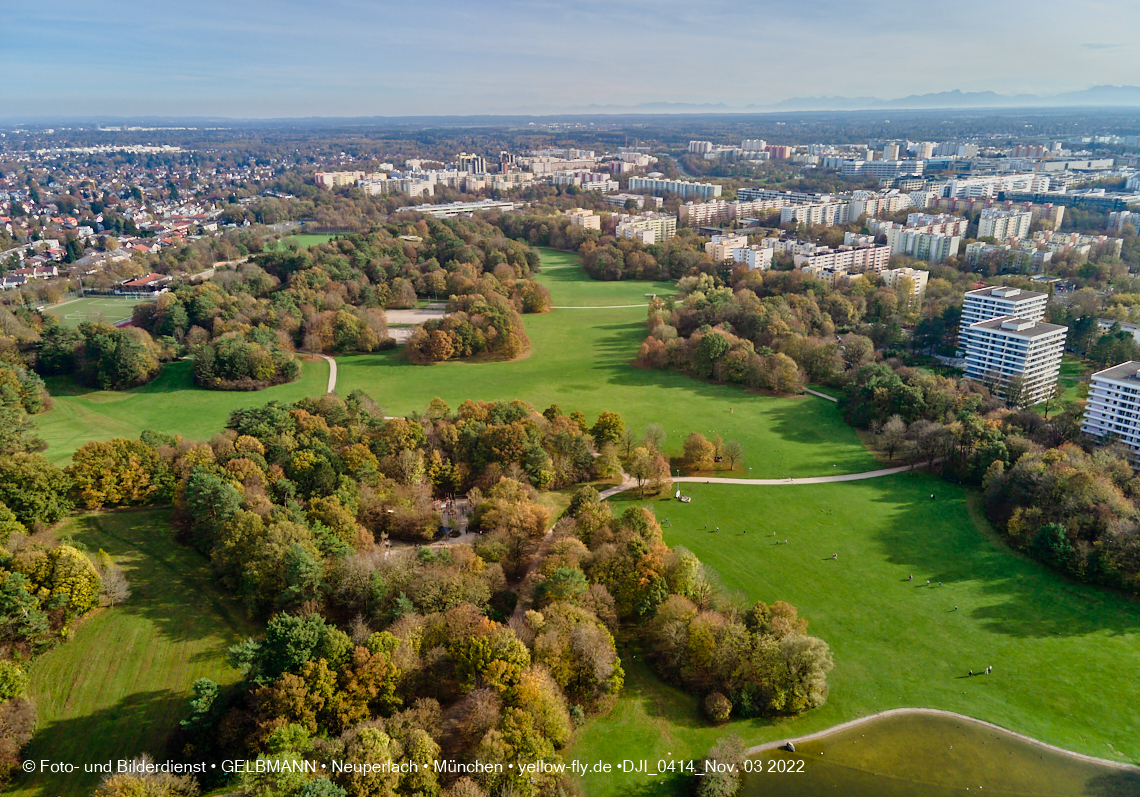 03.11.2022 -  Ostparksee mit Umgebung in Neuperlach